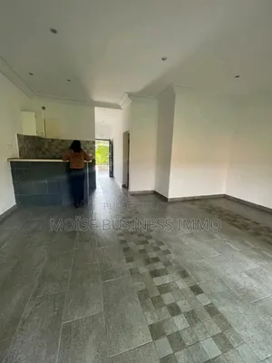 1chbre Appartement dans Moïse Business &, Lumumba à Louer