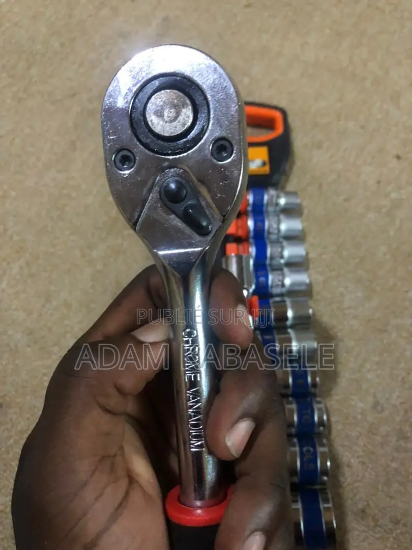 12 Clés De Douilles