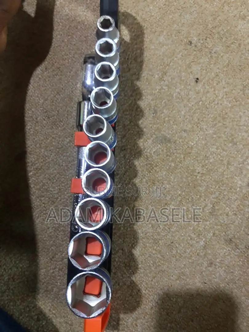 12 Clés De Douilles