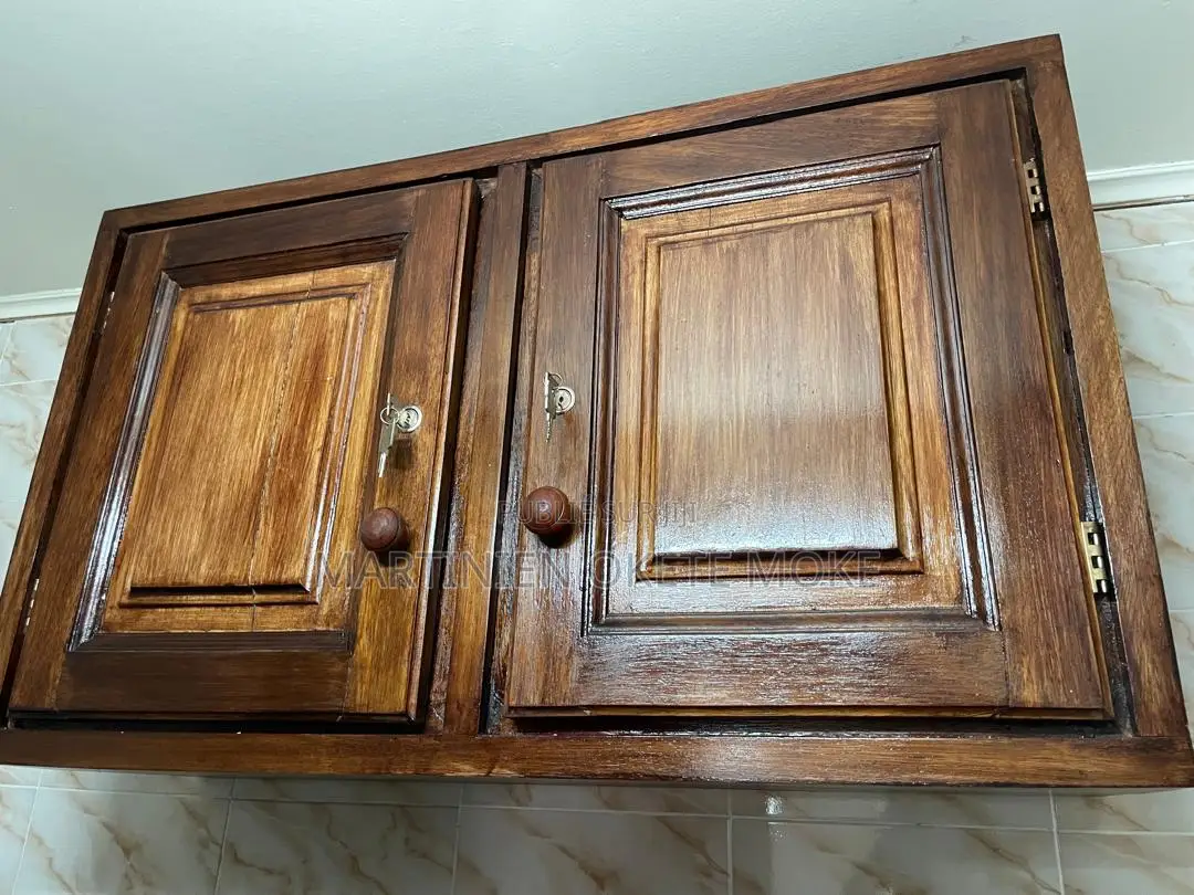 Furnished 1chbre Chambre et salon dans Privé, Bacongo à Louer