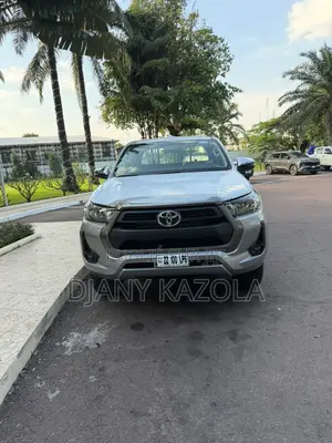 Neuf Toyota Hilux 2025 Gris
