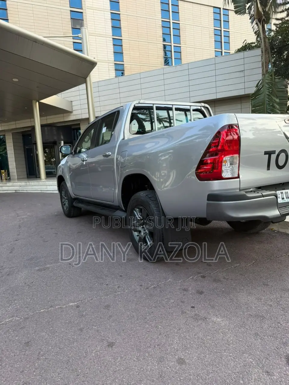 Neuf Toyota Hilux 2025 Gris