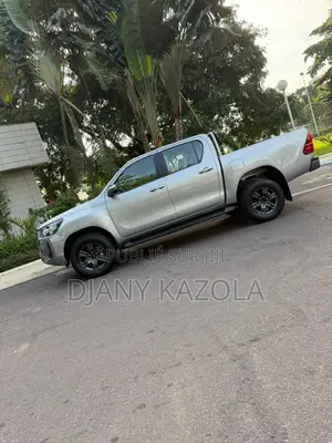 Neuf Toyota Hilux 2025 Gris