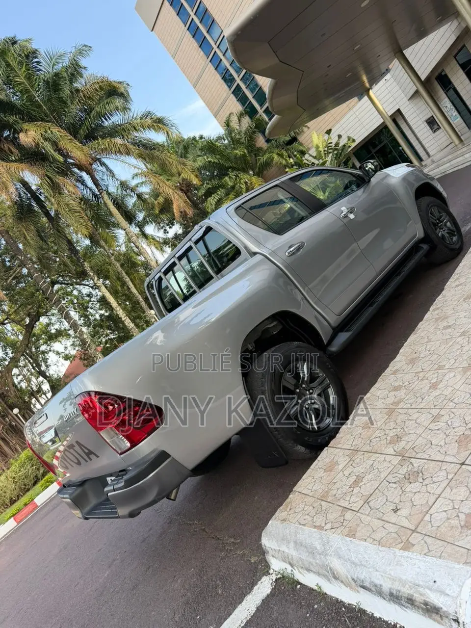 Neuf Toyota Hilux 2025 Gris