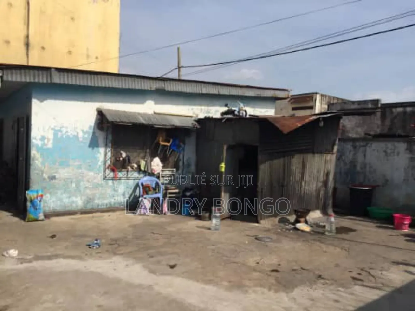 Vente d'Un Terrain 10/20