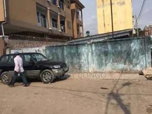 Vente d'Un Terrain 10/20