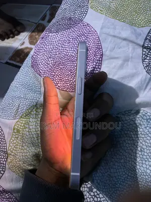 Nouveau Apple iPhone 13 128 GB Blanc