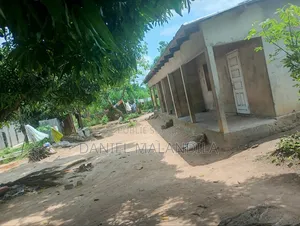 1 Parcelle À Vendre, Visites Gratuites