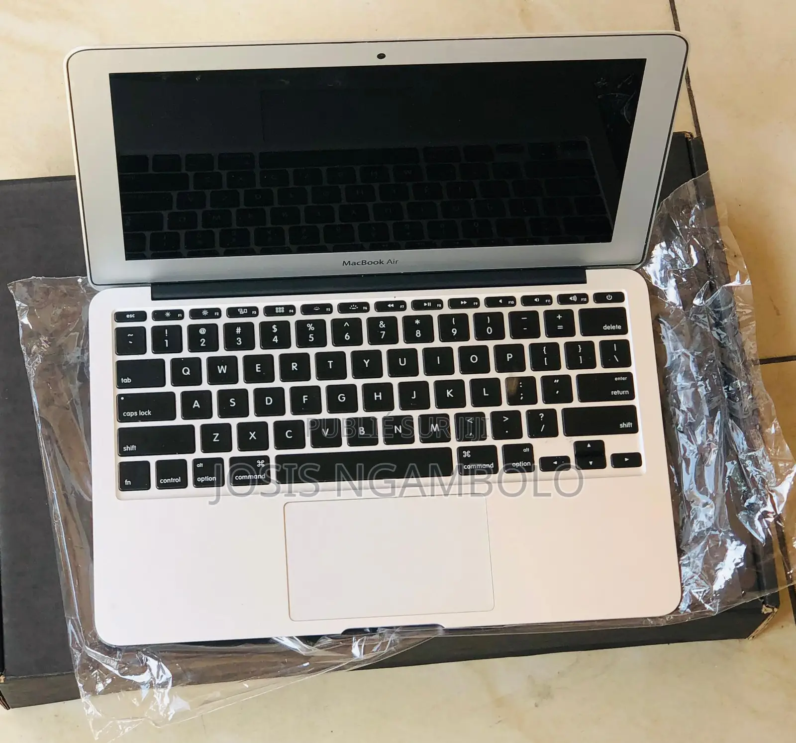 Nouveau Apple MacBook Air 2015 4GB Intel Core I7 SSD 128GB