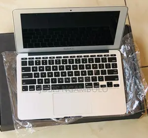Nouveau Apple MacBook Air 2015 4GB Intel Core I7 SSD 128GB