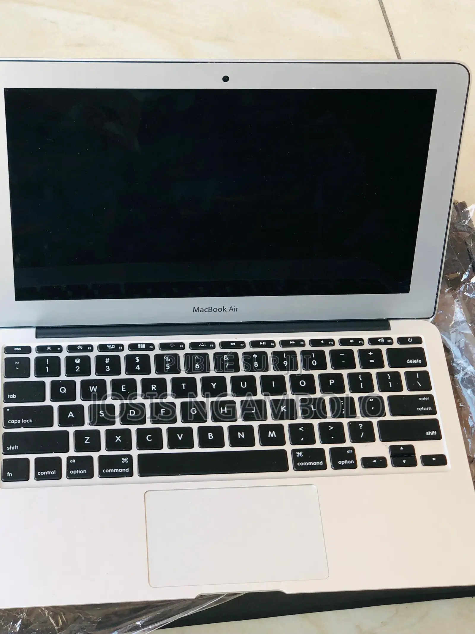 Nouveau Apple MacBook Air 2015 4GB Intel Core I7 SSD 128GB