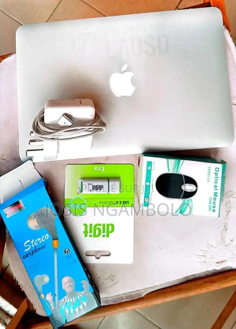 Nouveau Apple MacBook Air 2015 4GB Intel Core I7 SSD 128GB