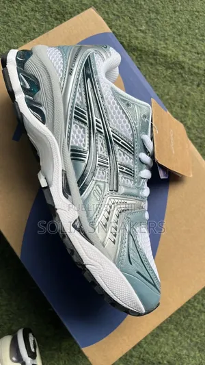 Asics Gel — Silver / Pink