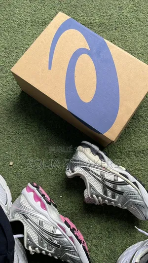 Asics Gel — Silver / Pink