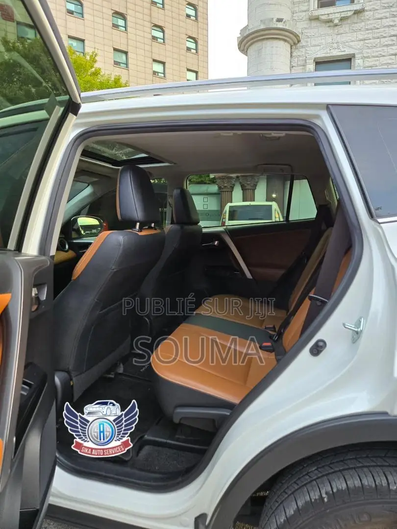 Toyota RAV4 LE AWD (2.5L 4cyl 6A) 2016 Blanc