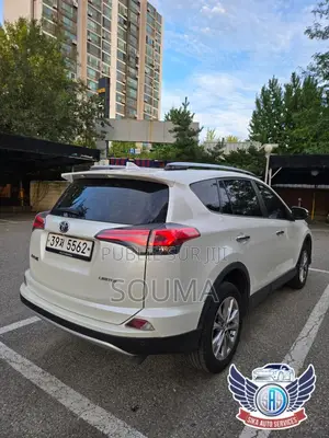 Toyota RAV4 LE AWD (2.5L 4cyl 6A) 2016 Blanc