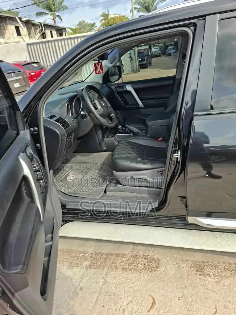 Toyota RAV4 LE AWD (2.5L 4cyl 6A) 2016 Blanc