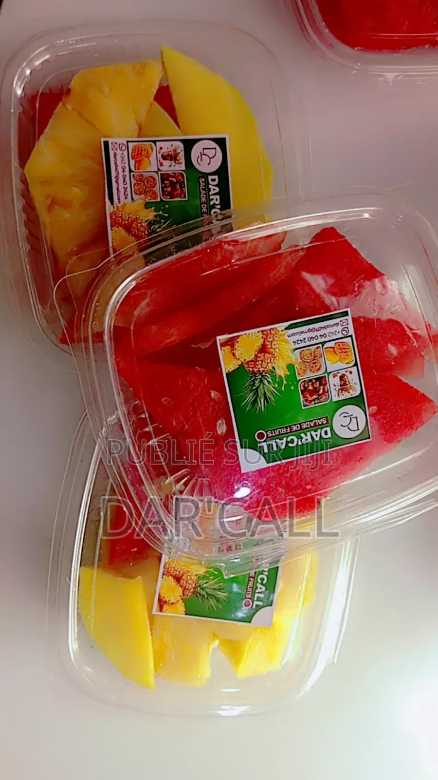 Vente De Salades De Fruits Et De Jus De Gimjumbre