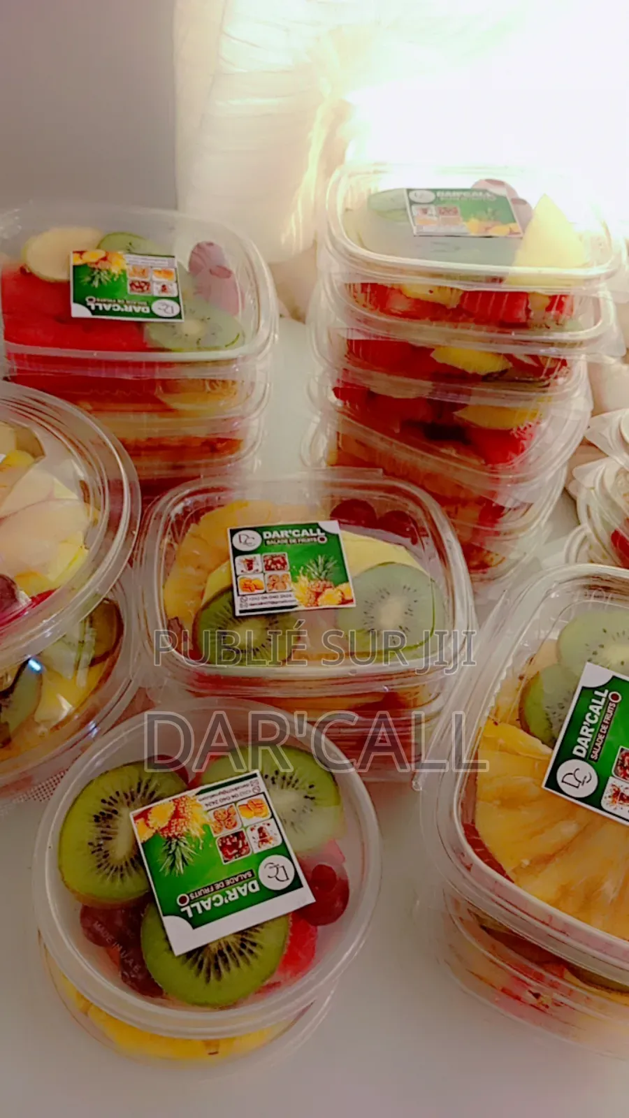 Vente De Salades De Fruits Et De Jus De Gimjumbre