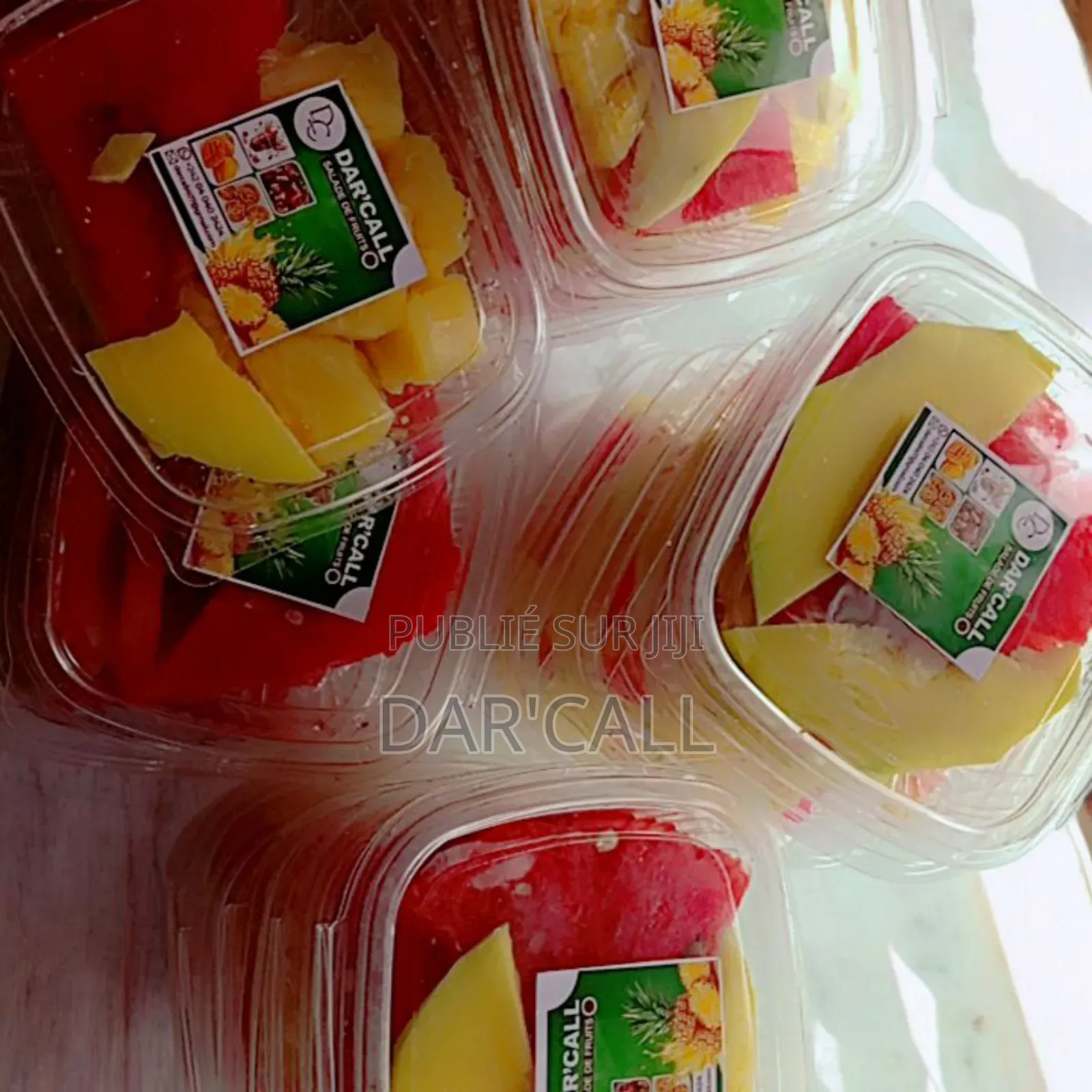 Vente De Salades De Fruits Et De Jus De Gimjumbre