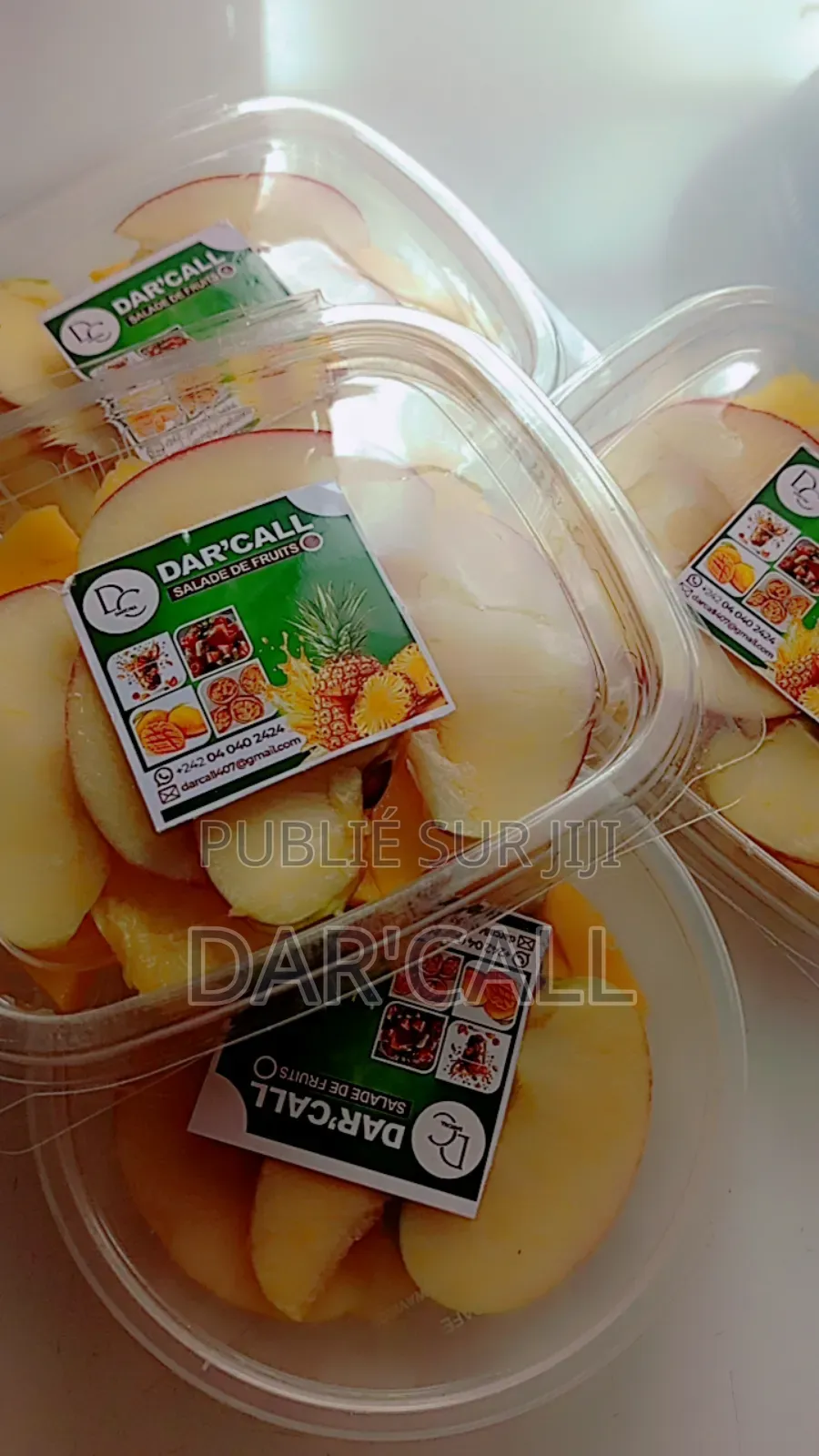 Vente De Salades De Fruits Et De Jus De Gimjumbre