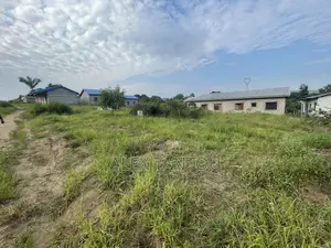 Parcelle Entière Vide À Vendre