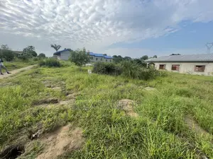 Parcelle Entière Vide À Vendre