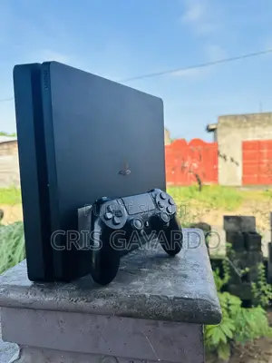 Playstation 4 Silm Craque