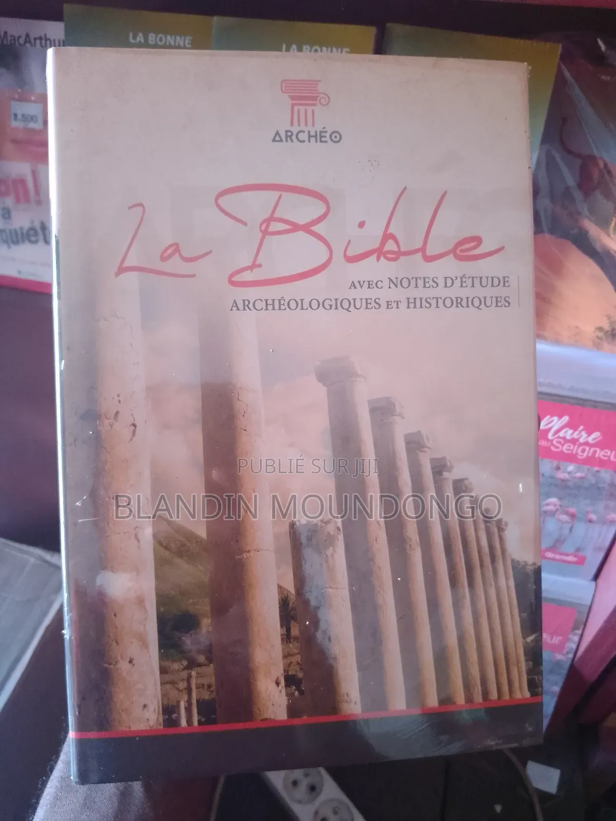 Bible d'Étude Archéologique Et Historique