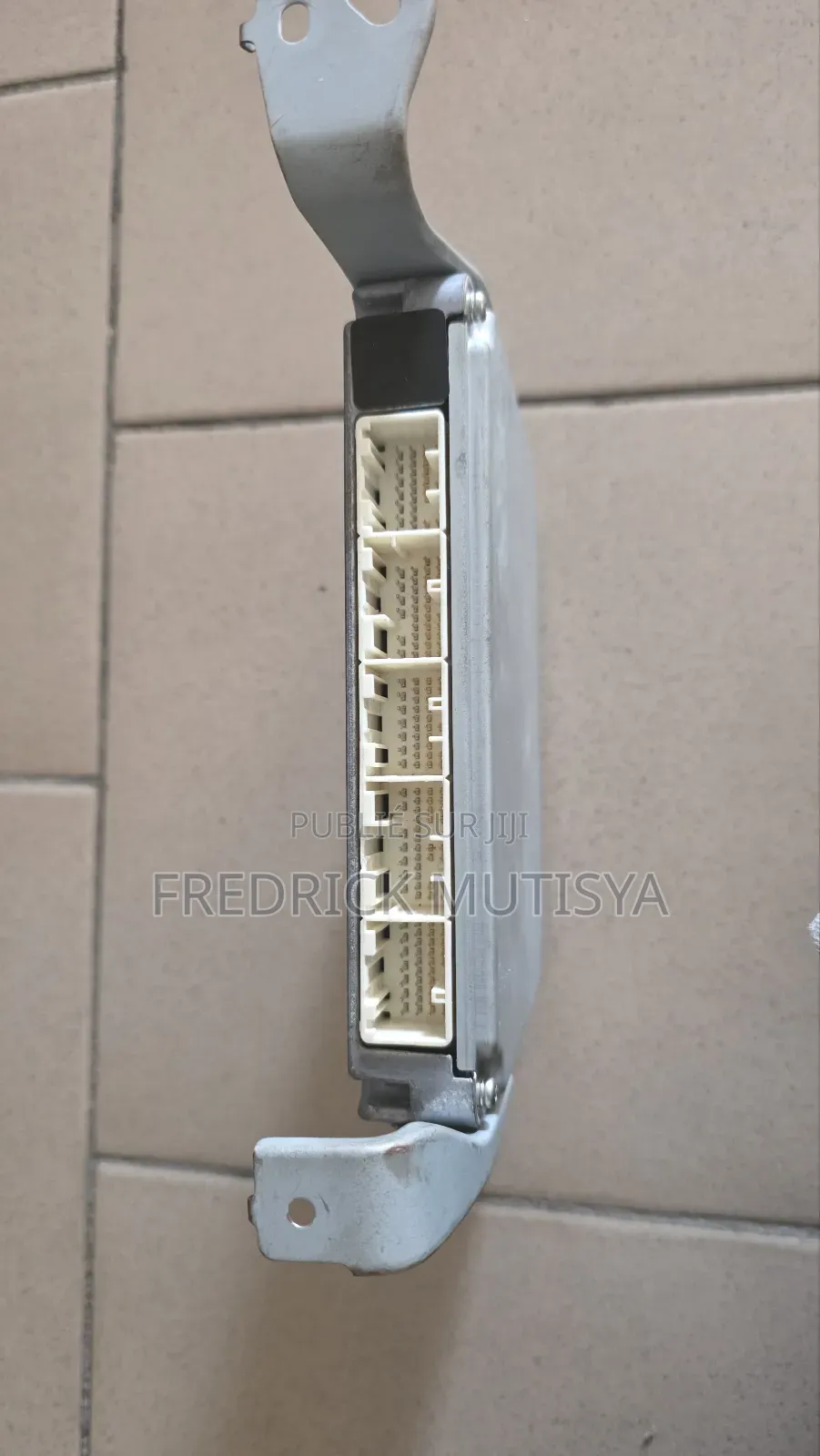 Memoir Toyota Sequia V8