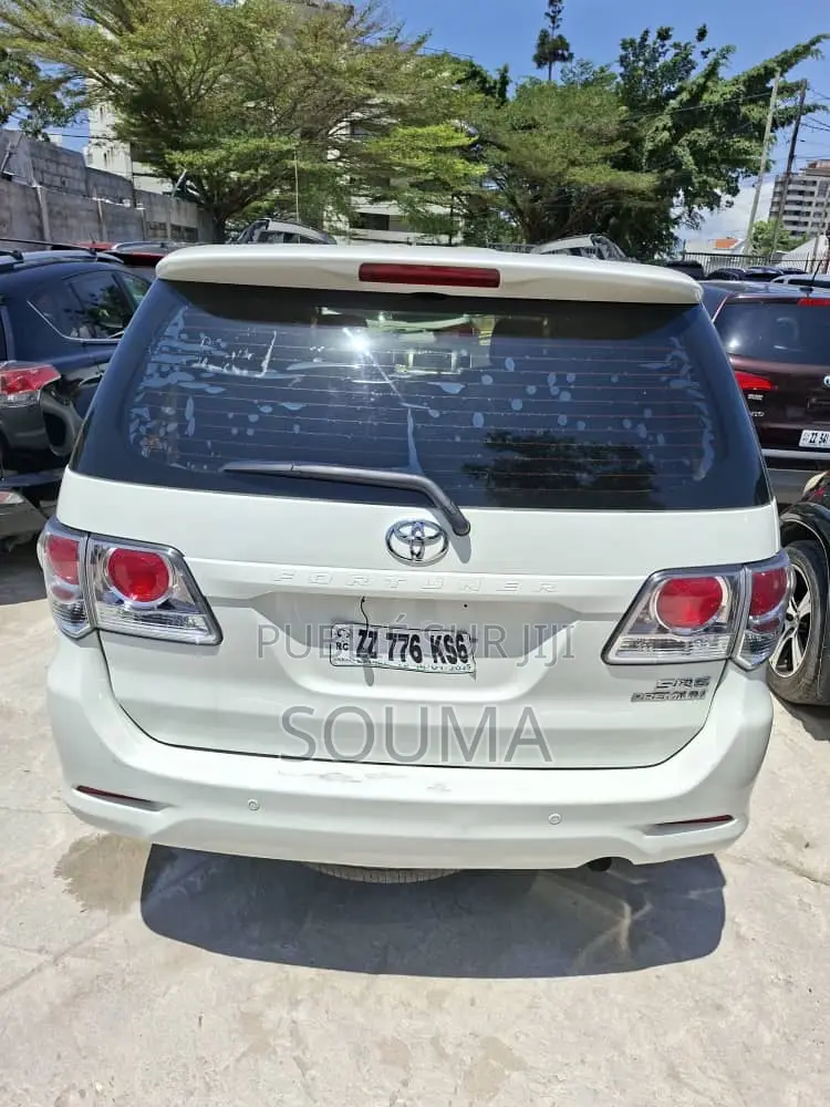 Toyota Fortuner 2012 Blanc