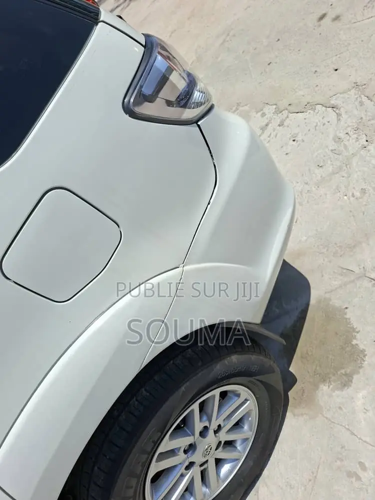 Toyota Fortuner 2012 Blanc