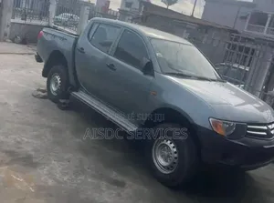 Mitsubishi L200 Double Cab 2.5 136hp 4WD 2008 Bleu