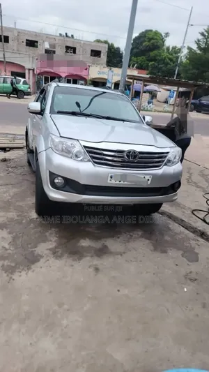 Toyota Fortuner 2015 Blanc cassé