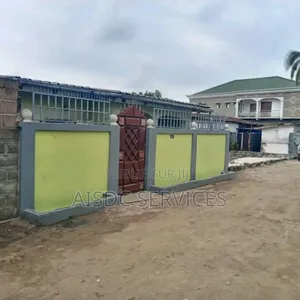 2chbre Maison dans Aisdc, Loandjili à Vendre