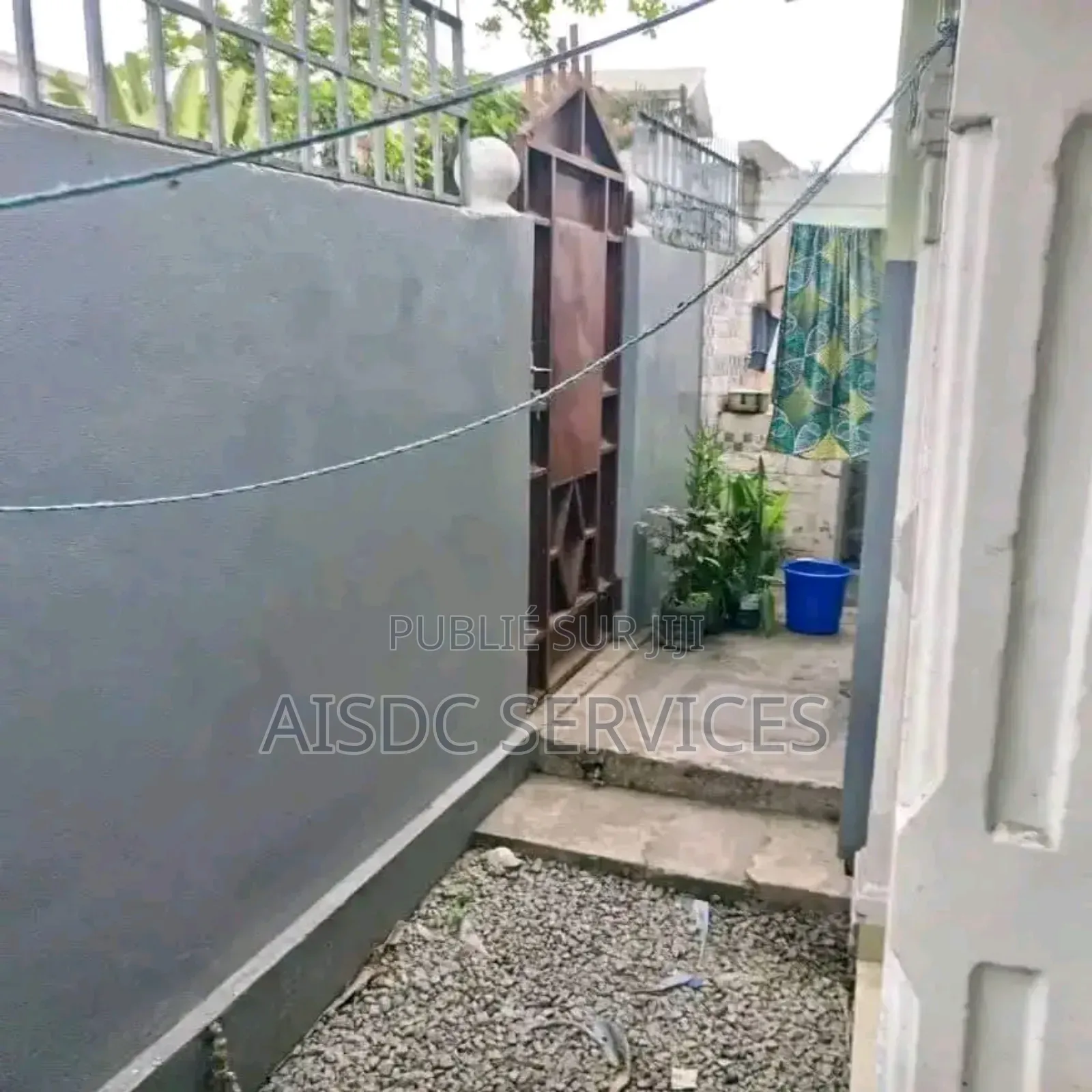 2chbre Maison dans Aisdc, Loandjili à Vendre