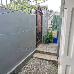 2chbre Maison dans Aisdc, Loandjili à Vendre