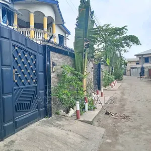 2chbre Maison dans Aisdc, Loandjili à Vendre