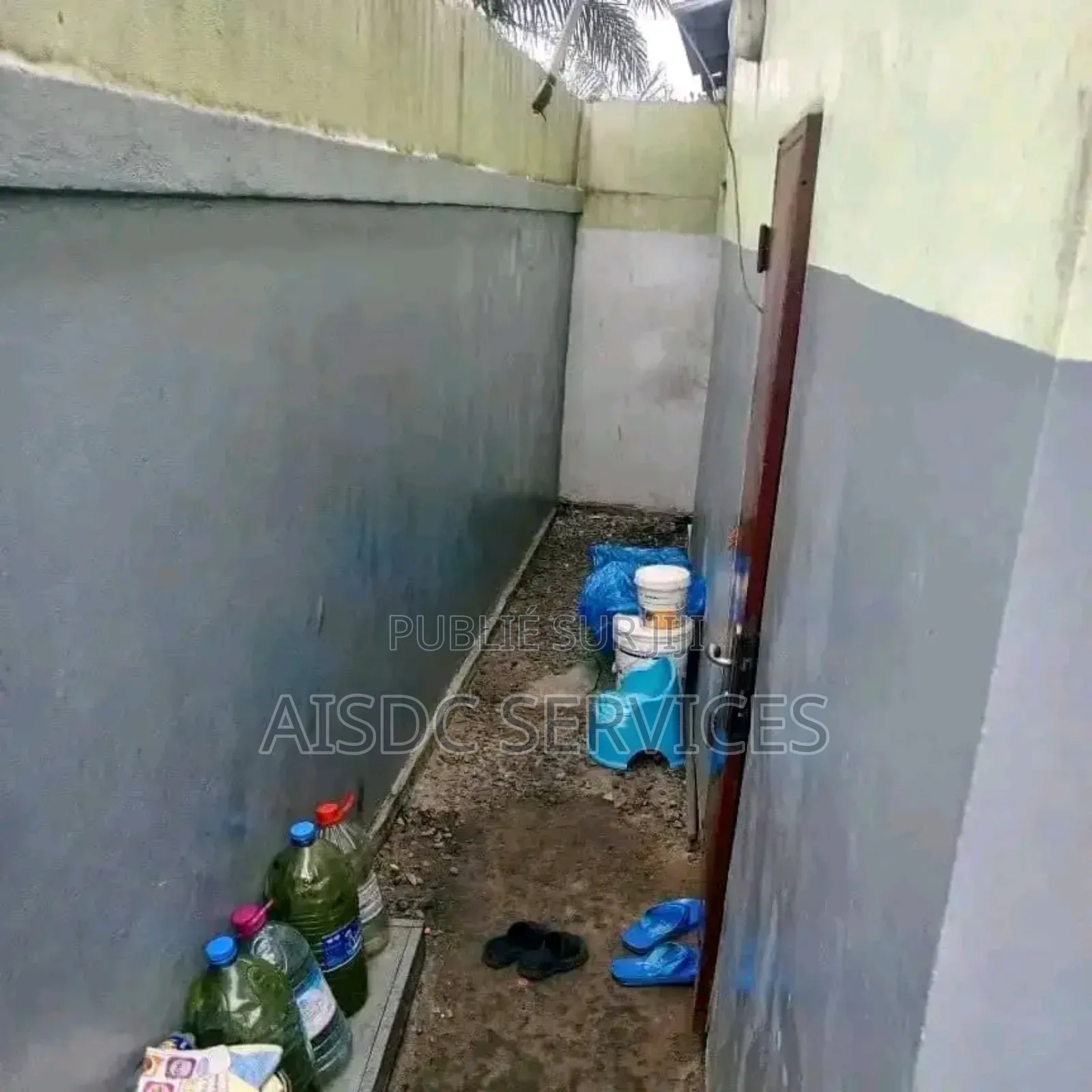 2chbre Maison dans Aisdc, Loandjili à Vendre