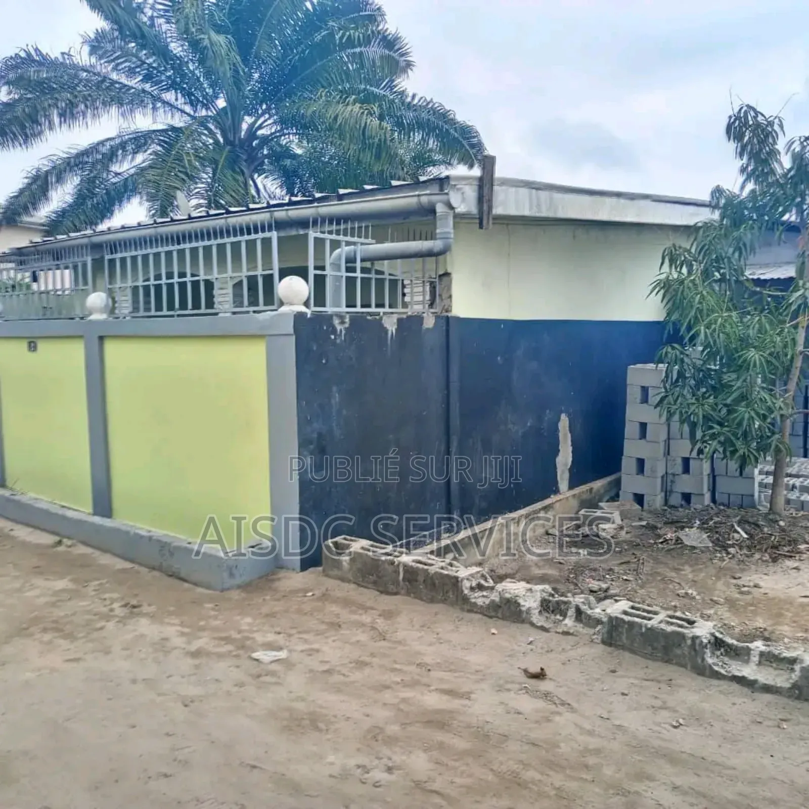 2chbre Maison dans Aisdc, Loandjili à Vendre