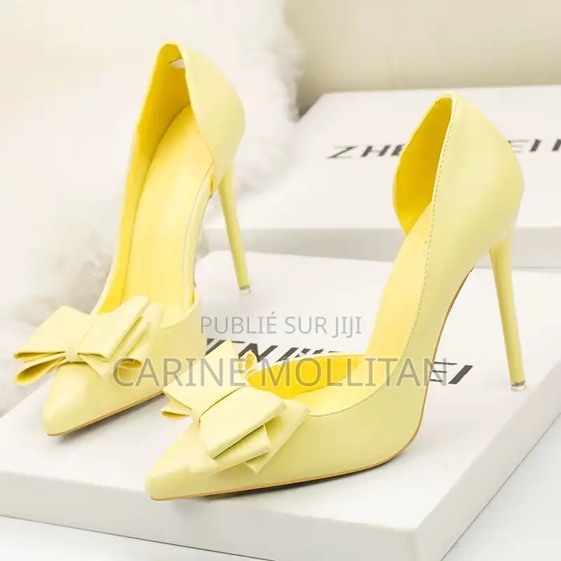 Les Chaussures, Les Foulards, Les Habits