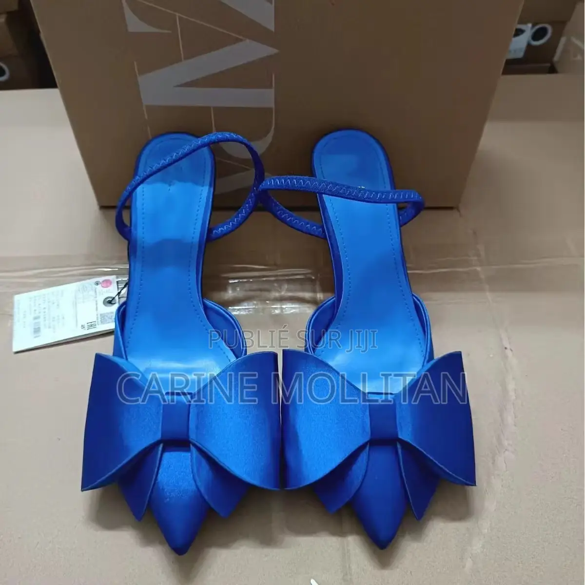 Les Chaussures, Les Foulards, Les Habits