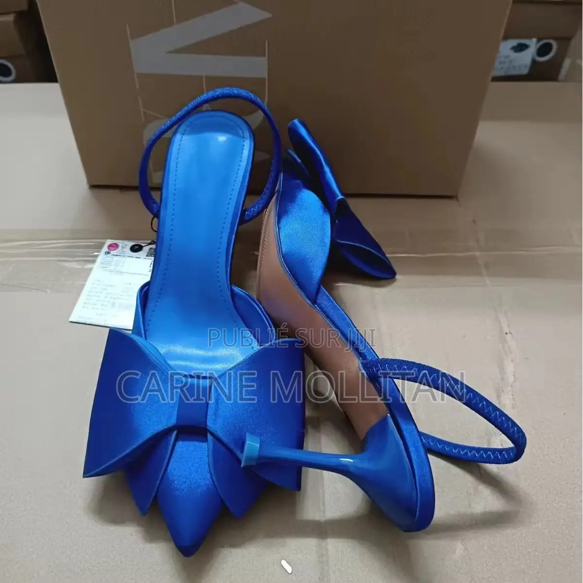 Les Chaussures, Les Foulards, Les Habits