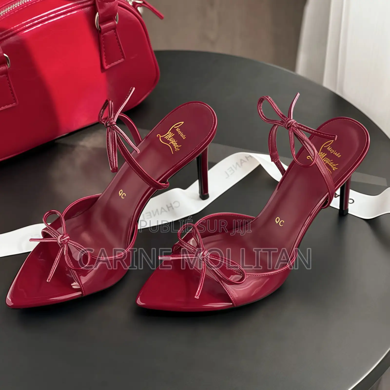 Les Chaussures, Les Foulards, Les Habits