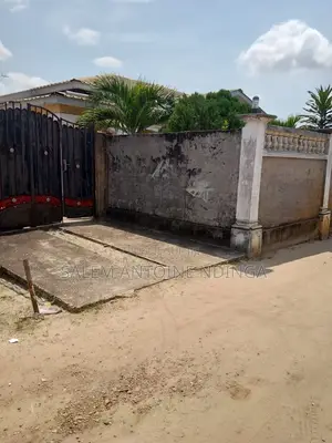 3chbre Maison Dans Mongo-Mpoukou À Louer