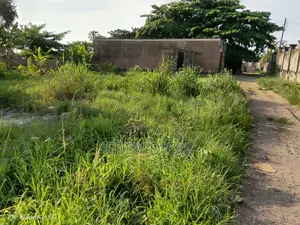 Terrain Titré 250m2, Raffinerie Coraf