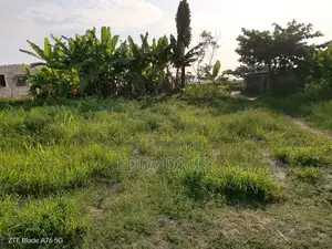 Terrain Titré 250m2, Raffinerie Coraf