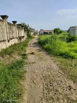 Terrain Titré 250m2, Raffinerie Coraf