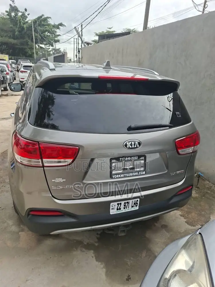 Kia Sorento 4dr SUV 2016 Gris