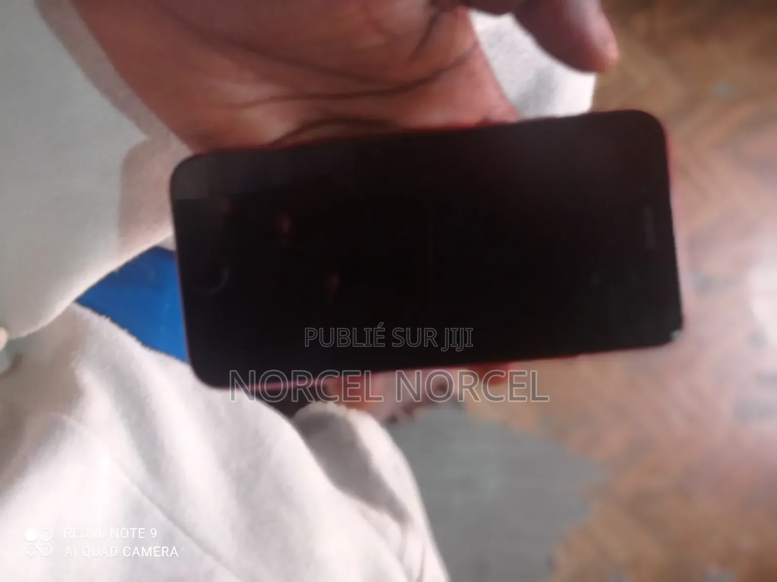 Apple iPhone SE (2022) 64 GB Rouge